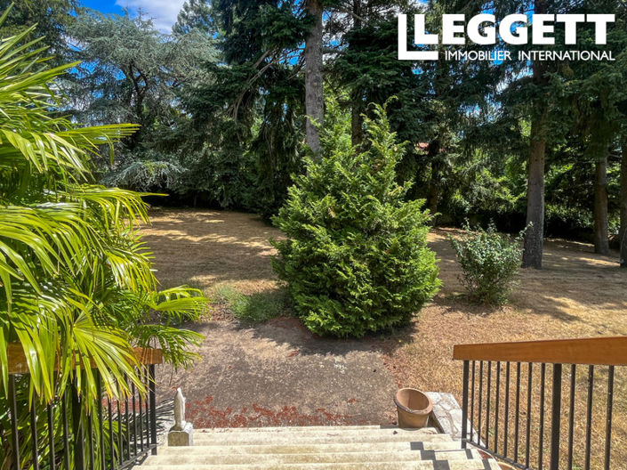 Image No.6-5 Bed House for sale