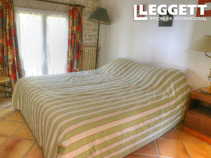 Image No.8-8 Bed House for sale