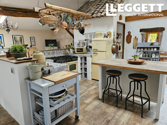 Image No.3-6 Bed House for sale