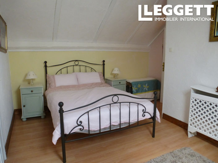 Image No.8-2 Bed House for sale