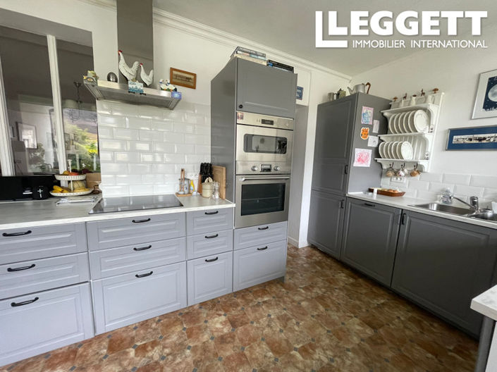 Image No.10-3 Bed House for sale