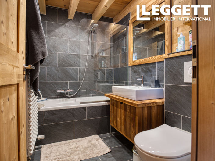 Image No.10-5 Bed House for sale