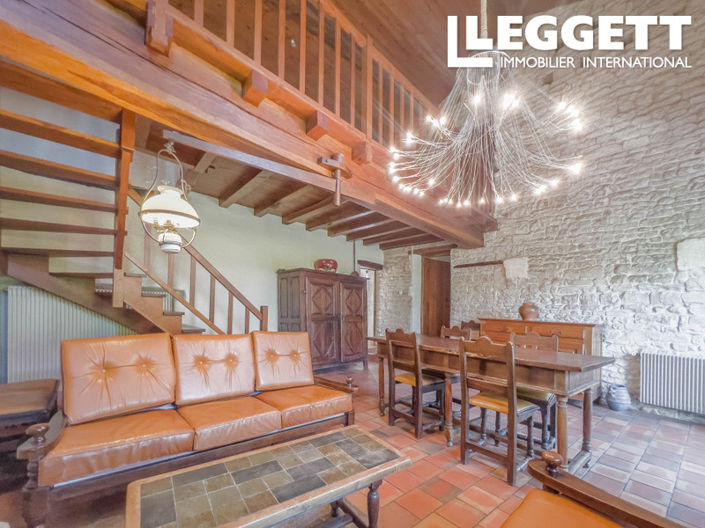 Image No.8-7 Bed House for sale