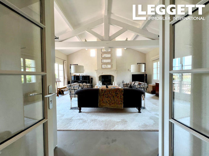 Image No.6-2 Bed House for sale