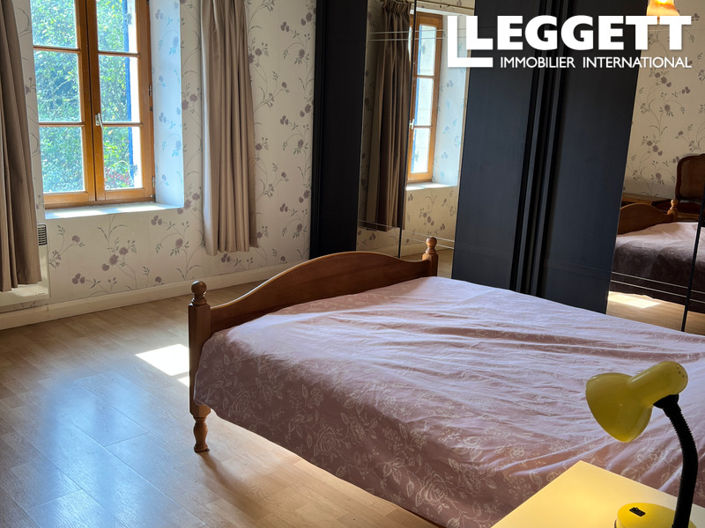 Image No.9-5 Bed House for sale