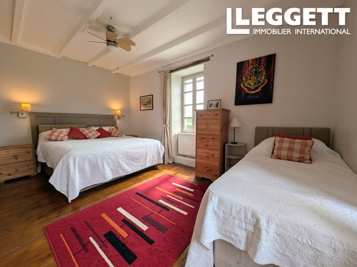 Image No.10-5 Bed House for sale