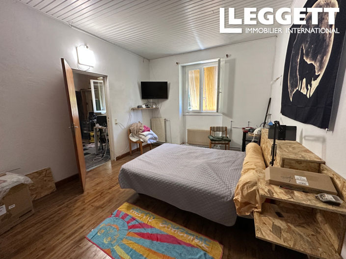 Image No.8-5 Bed House for sale