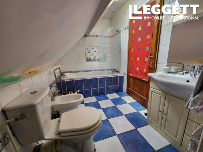 Image No.9-4 Bed House for sale