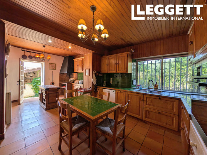 Image No.4-6 Bed House for sale