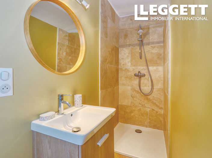 Image No.10-3 Bed House for sale