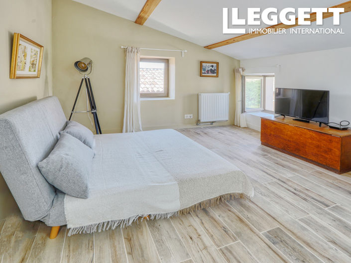 Image No.8-3 Bed House for sale