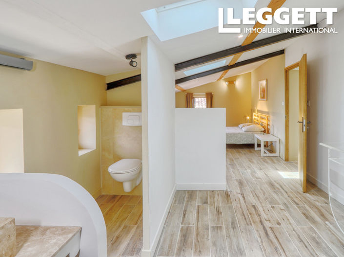 Image No.8-3 Bed House for sale