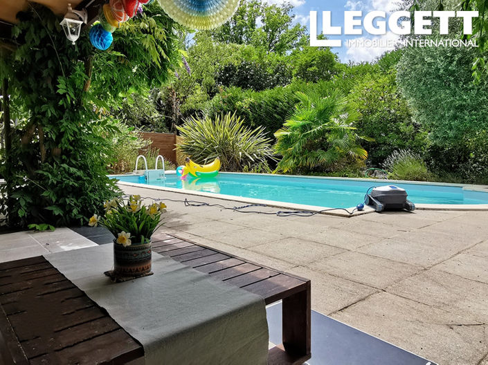 Image No.2-4 Bed House for sale