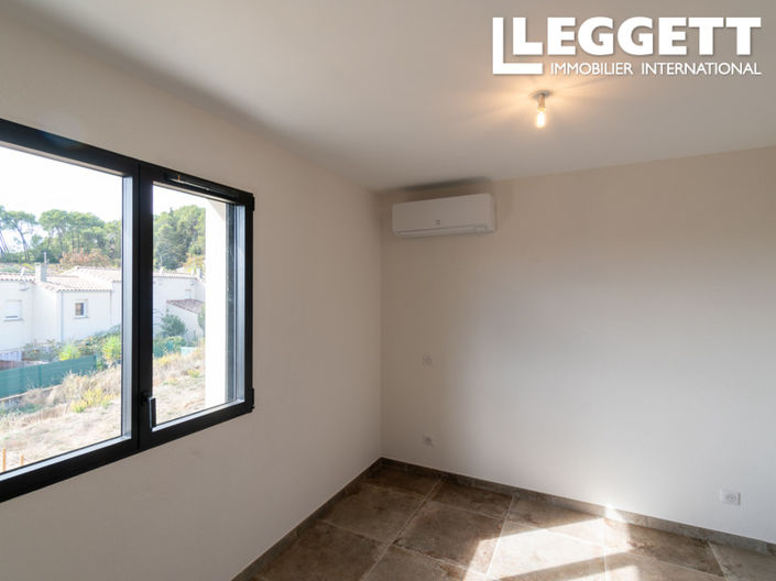 Image No.8-2 Bed House for sale