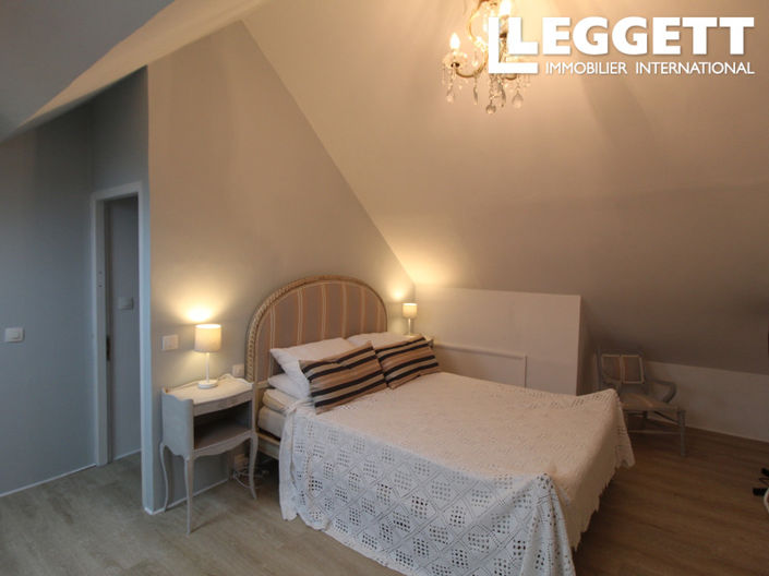 Image No.8-2 Bed House for sale