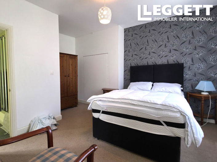 Image No.7-5 Bed House for sale