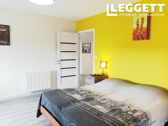 Image No.6-4 Bed House for sale