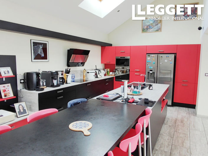 Image No.7-4 Bed House for sale