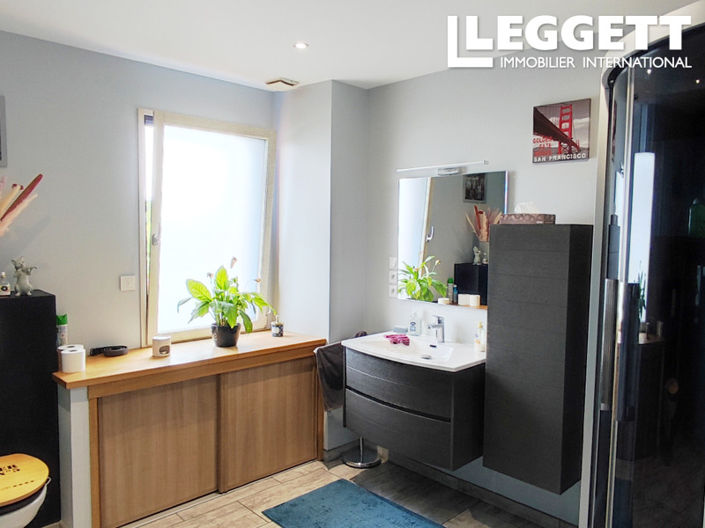 Image No.8-4 Bed House for sale