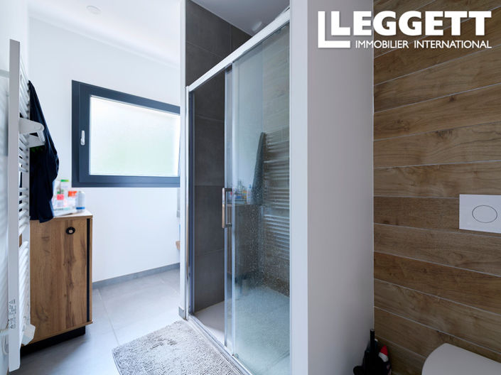 Image No.9-2 Bed House for sale