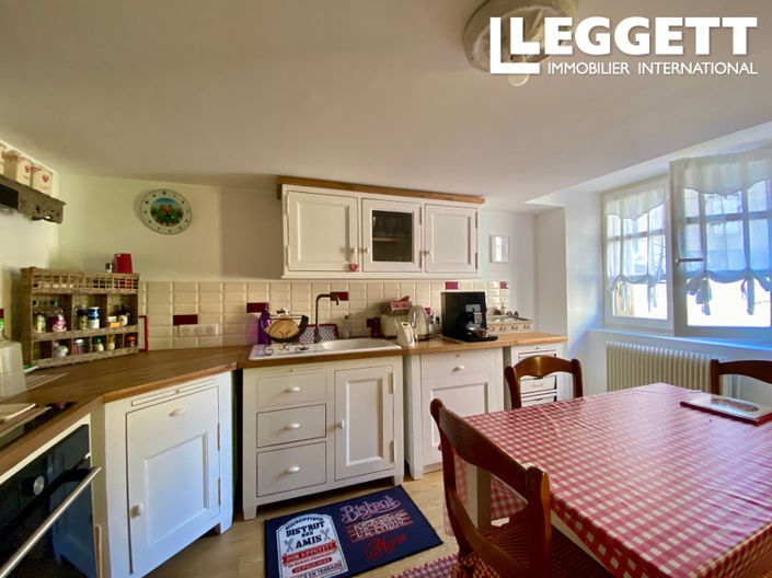 Image No.2-4 Bed House for sale