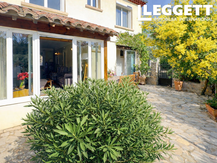 Image No.2-4 Bed House for sale