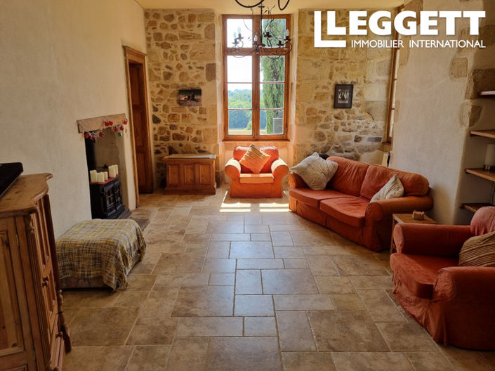 Image No.6-7 Bed Chateaux for sale