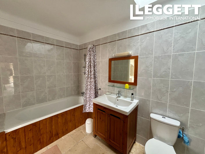 Image No.10-3 Bed House for sale