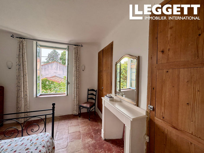 Image No.8-3 Bed House for sale