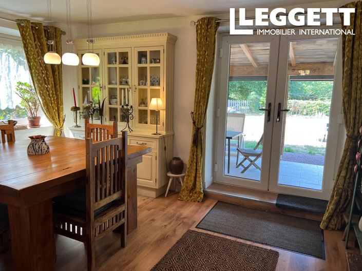 Image No.8-2 Bed House for sale