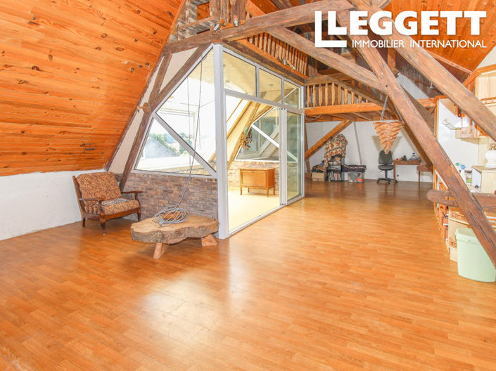 Image No.8-4 Bed House for sale