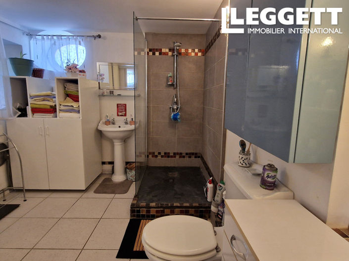 Image No.8-2 Bed House for sale