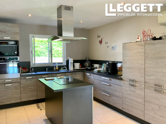 Image No.5-6 Bed House for sale