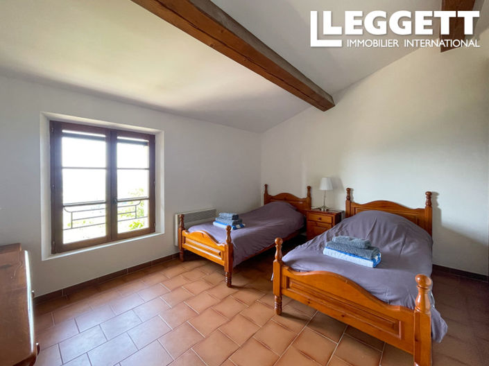 Image No.7-5 Bed House for sale