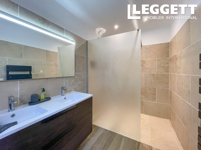 Image No.9-5 Bed House for sale