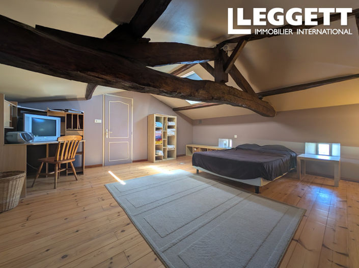 Image No.10-4 Bed House for sale