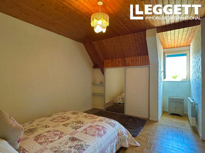 Image No.10-4 Bed House for sale