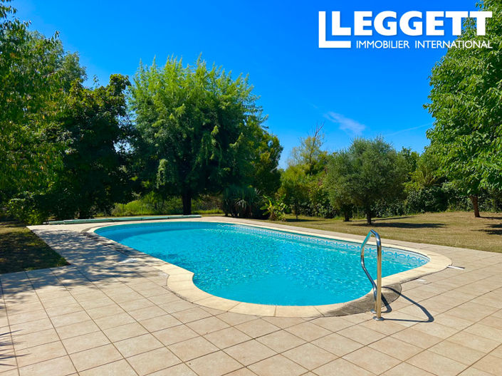 Image No.2-4 Bed House for sale