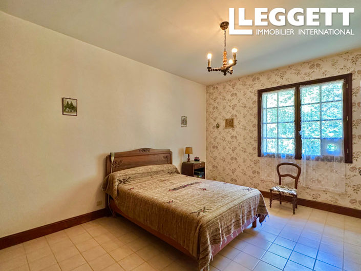 Image No.7-4 Bed House for sale