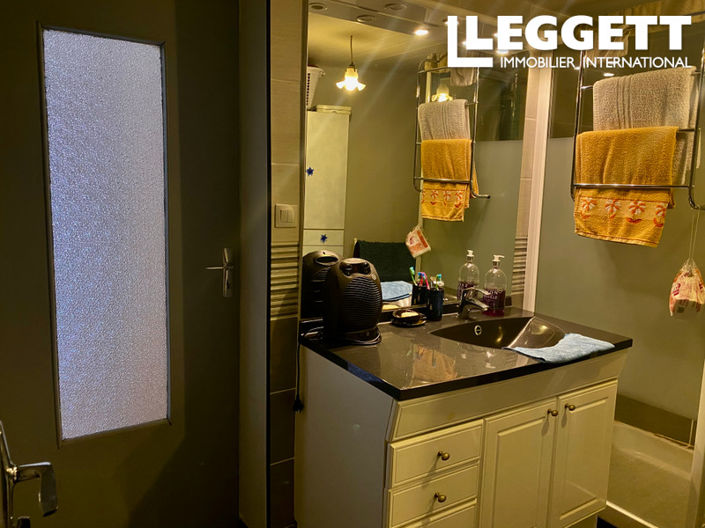 Image No.10-3 Bed House for sale