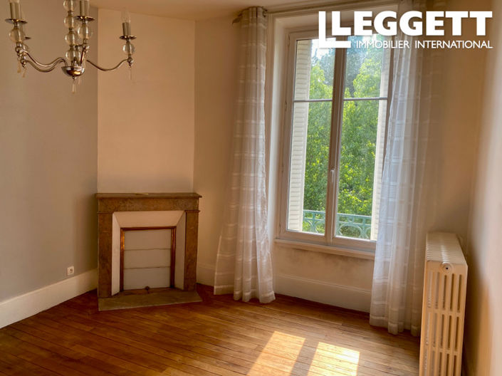 Image No.8-9 Bed Chateaux for sale