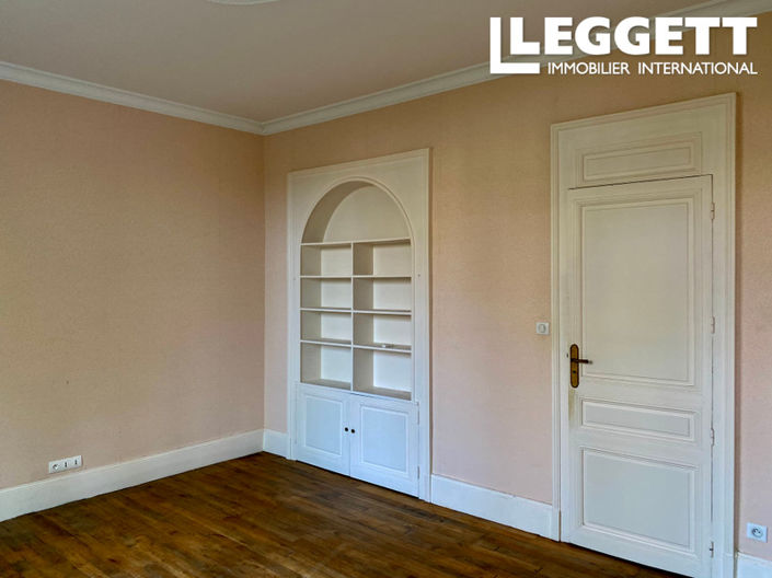 Image No.9-9 Bed Chateaux for sale