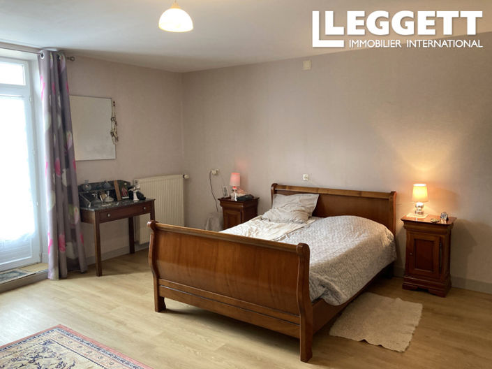 Image No.6-4 Bed House for sale