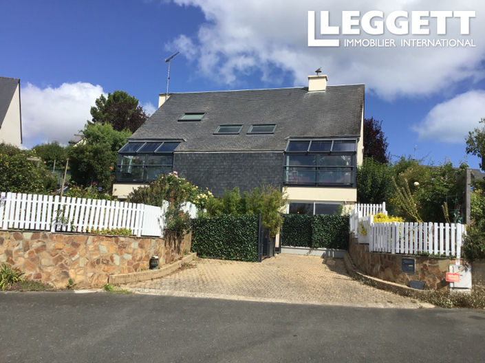 Image No.1-4 Bed House for sale