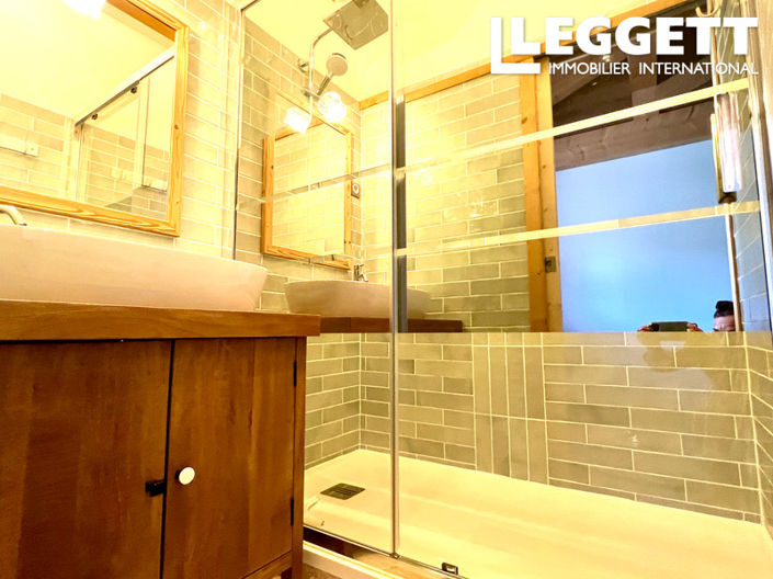 Image No.8-4 Bed House for sale