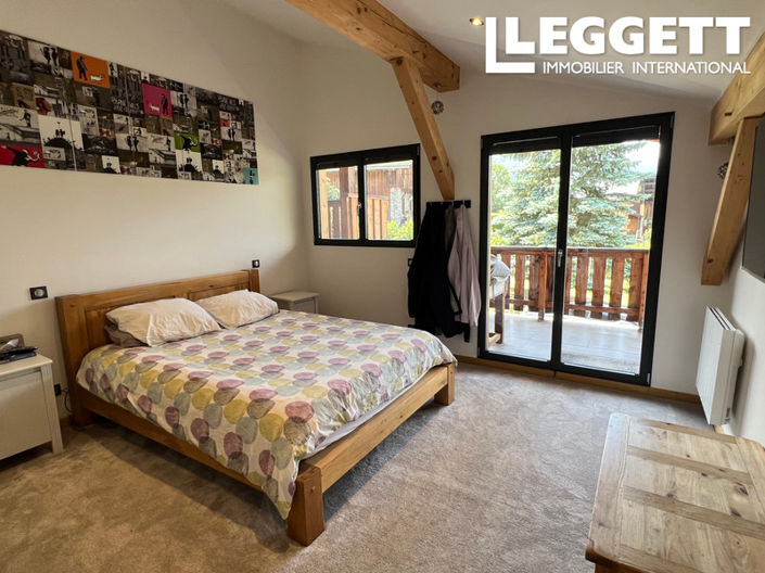 Image No.5-6 Bed House for sale