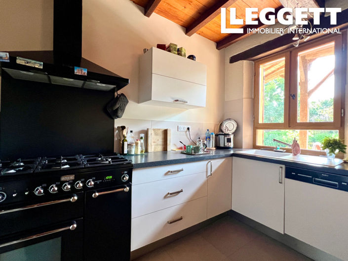 Image No.8-4 Bed House for sale