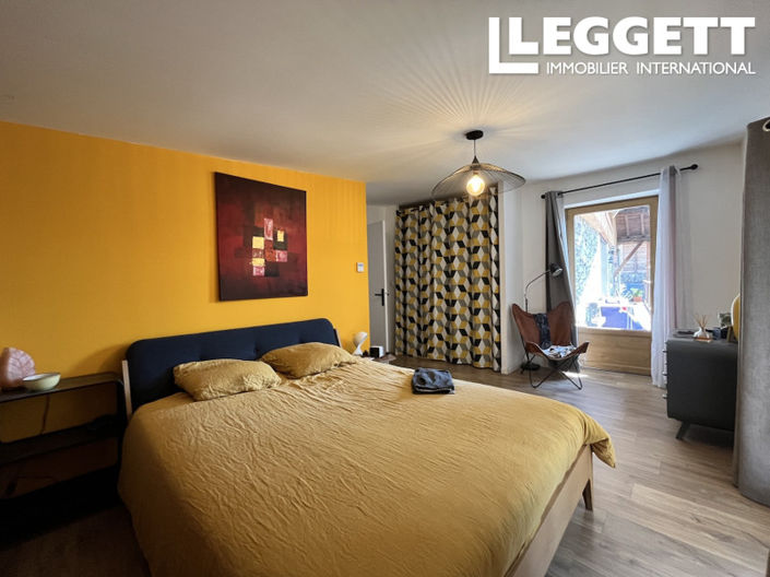 Image No.5-10 Bed House for sale