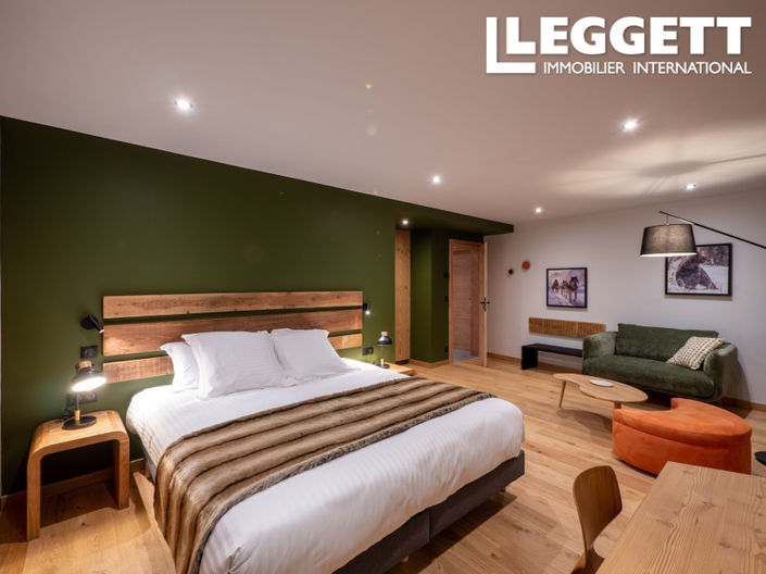 Image No.9-10 Bed House for sale