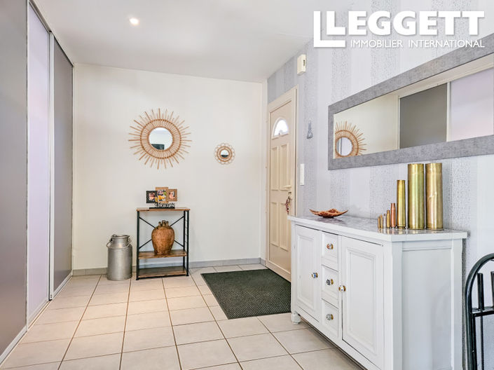 Image No.2-3 Bed House for sale